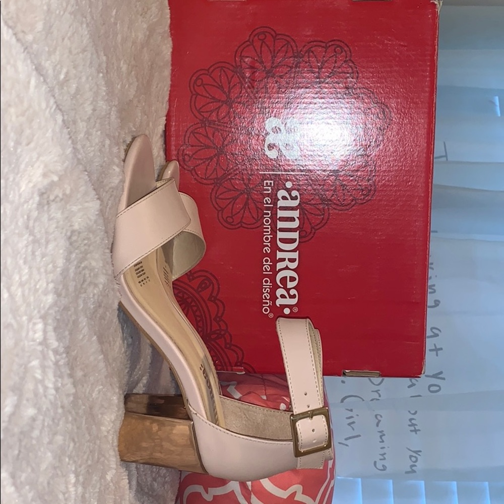 Shoe